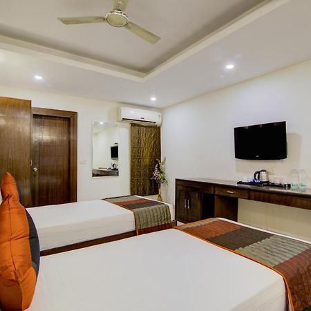 Airport La Sapphire Hotel & Restaurant Nowe Delhi Zewnętrze zdjęcie