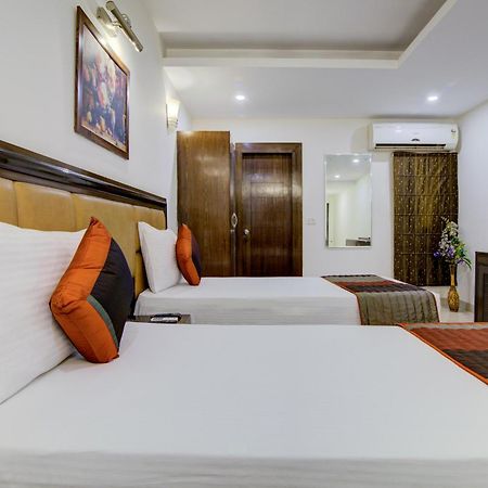 Airport La Sapphire Hotel & Restaurant Nowe Delhi Zewnętrze zdjęcie