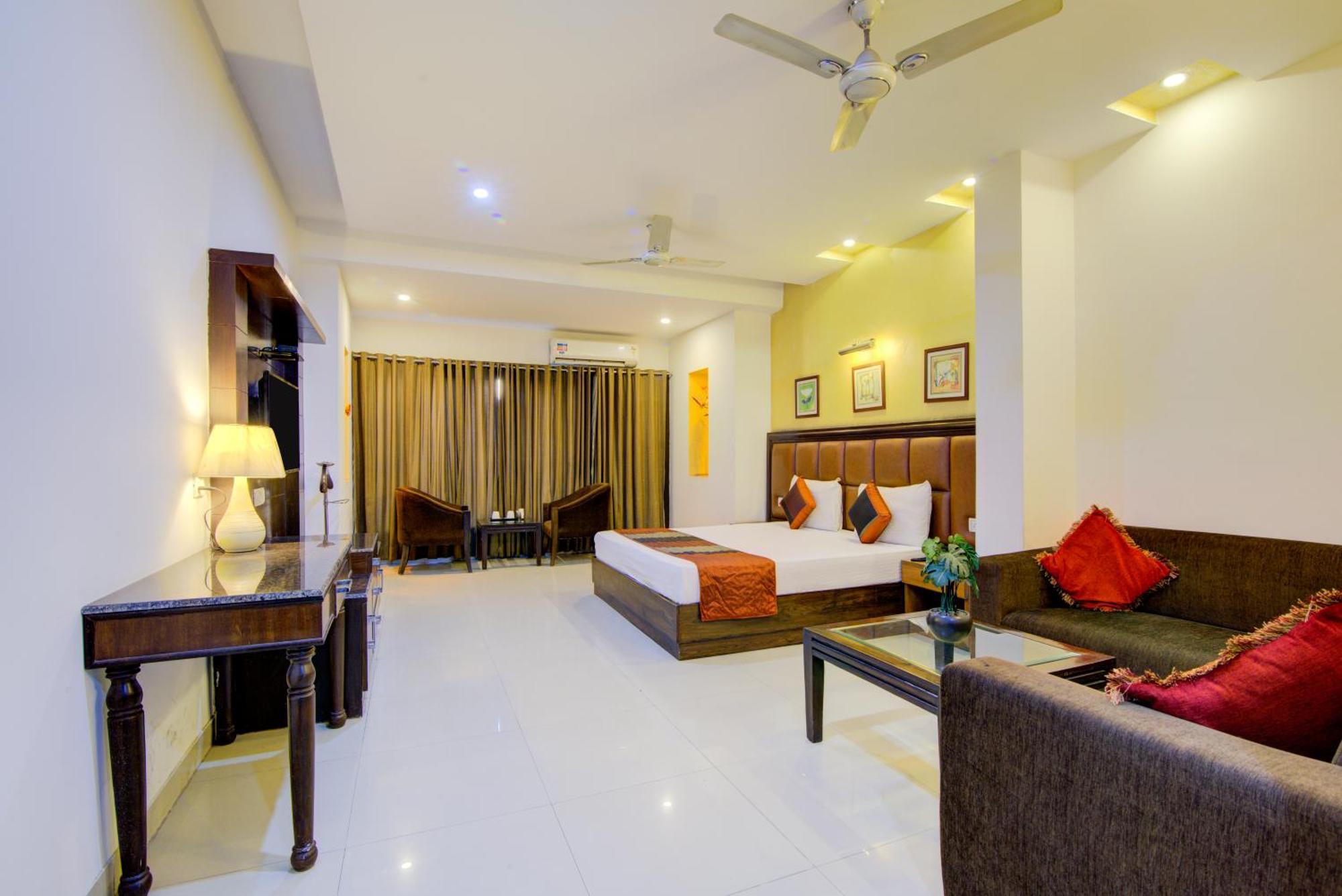 Airport La Sapphire Hotel & Restaurant Nowe Delhi Zewnętrze zdjęcie