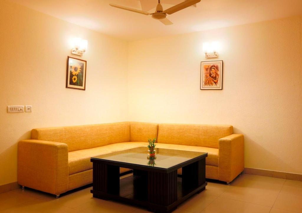 Airport La Sapphire Hotel & Restaurant Nowe Delhi Zewnętrze zdjęcie