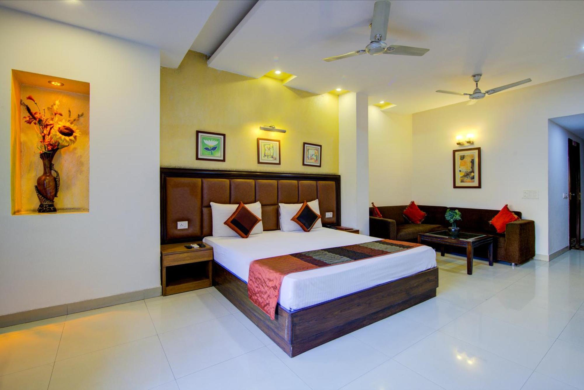 Airport La Sapphire Hotel & Restaurant Nowe Delhi Zewnętrze zdjęcie