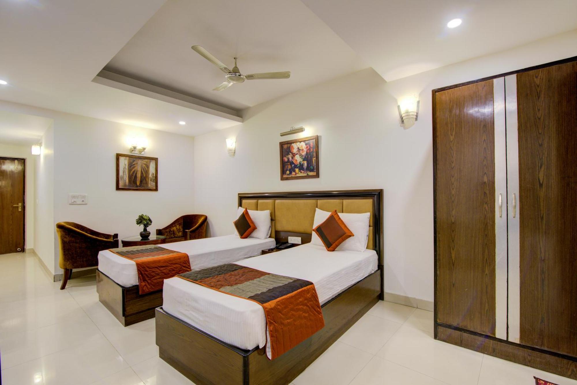 Airport La Sapphire Hotel & Restaurant Nowe Delhi Zewnętrze zdjęcie