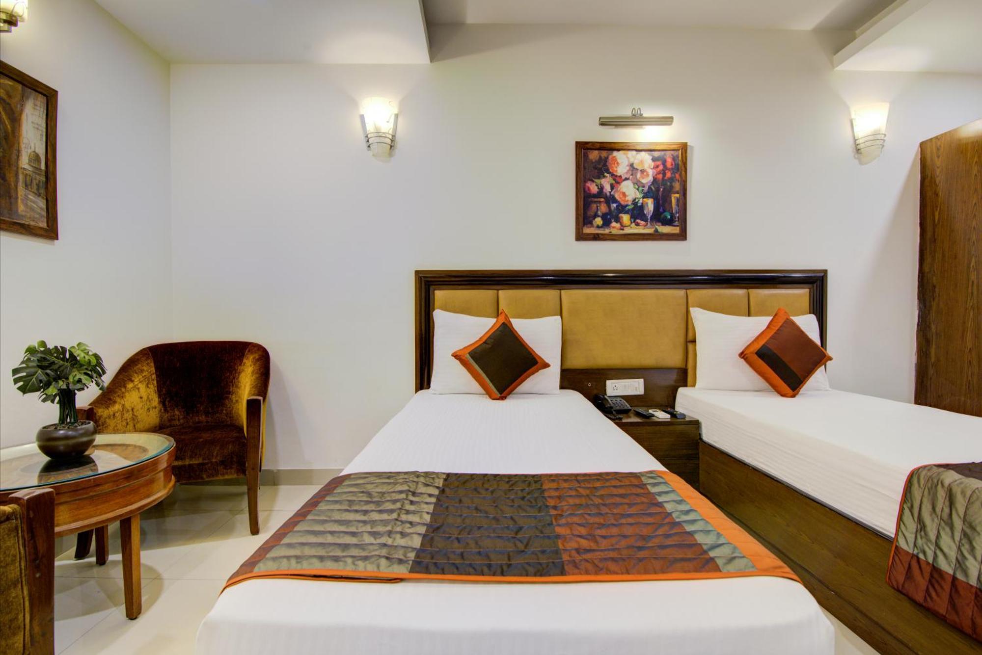 Airport La Sapphire Hotel & Restaurant Nowe Delhi Zewnętrze zdjęcie
